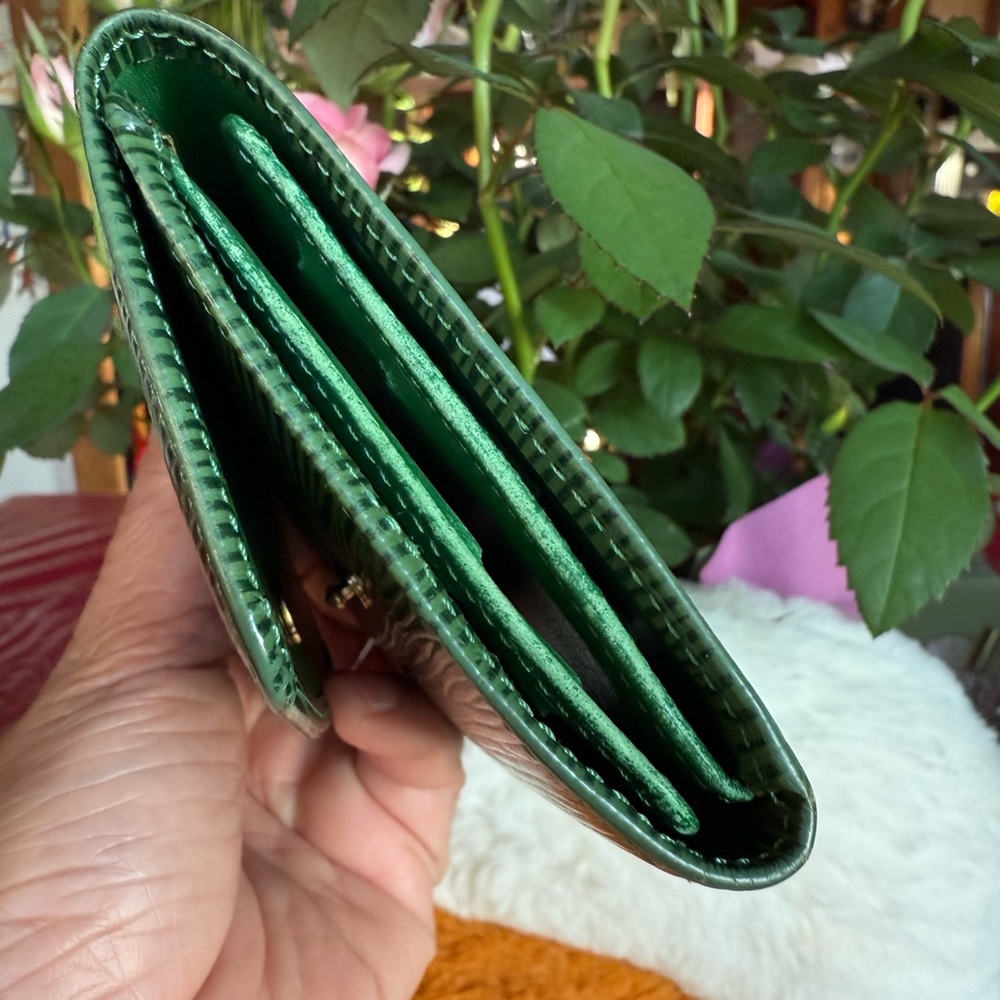 Louis Vuitton Epi Green Leather Wallet - Picture 4 of 9